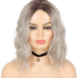 {Barquisi}NWOT•Silver Grey Ombre Short Wavy Bob